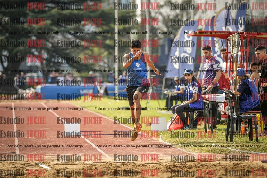 Fotos del salto en largo de varones