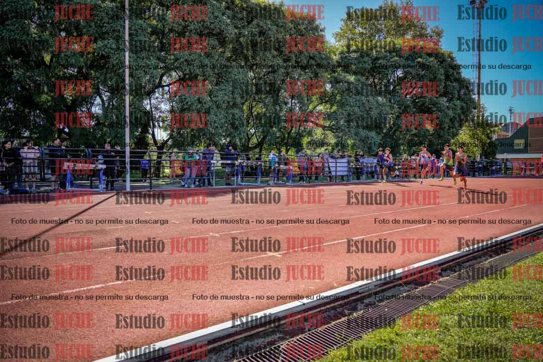 Fotos de los 80 m de varones