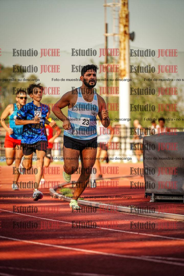 Fotos de los 800 m llanos de varones