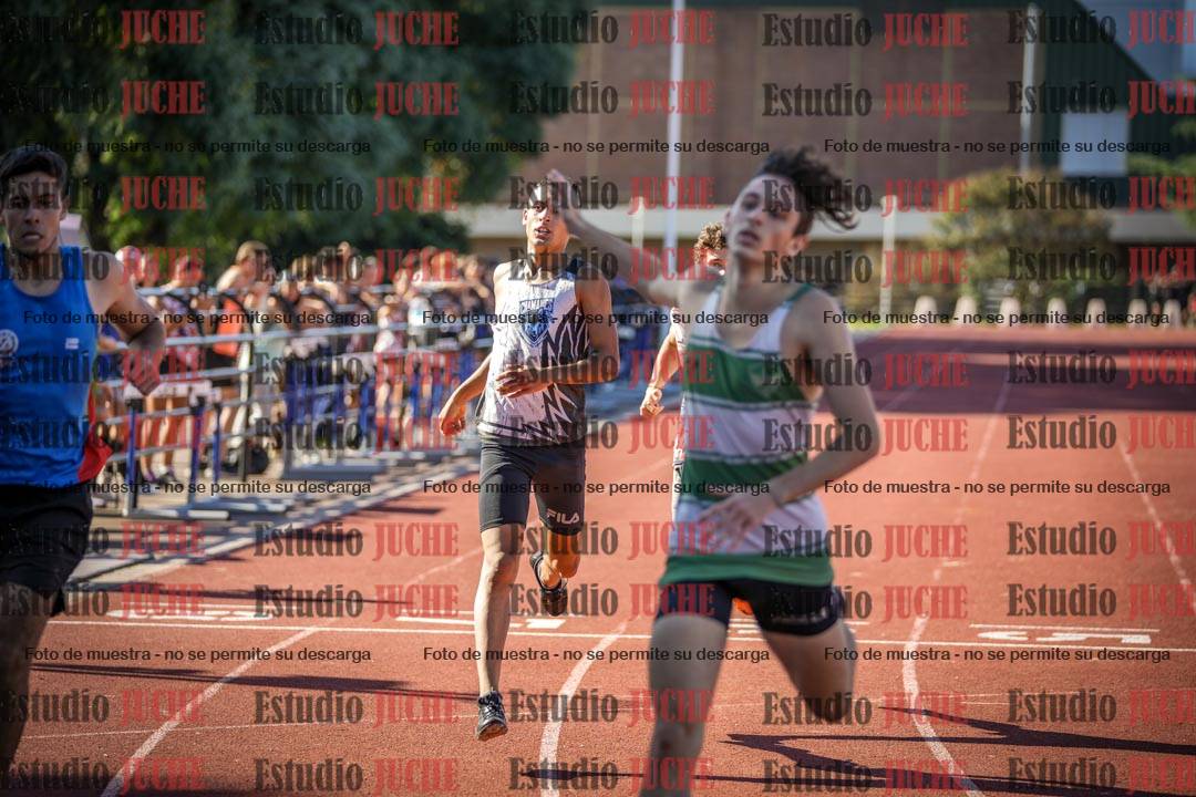Fotos de los 400 m llanos de varones
