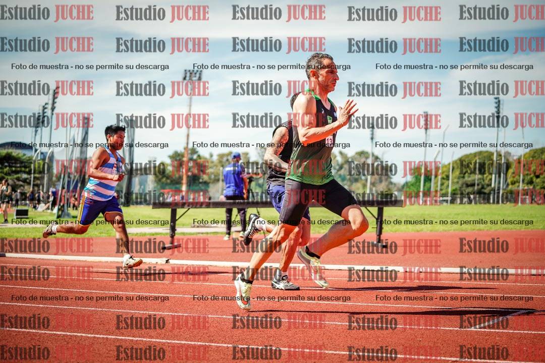 Fotos de los 800 m llanos de varones