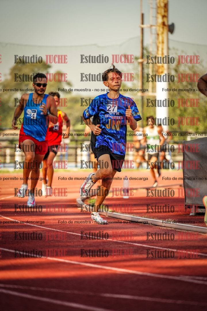 Fotos de los 800 m llanos de varones