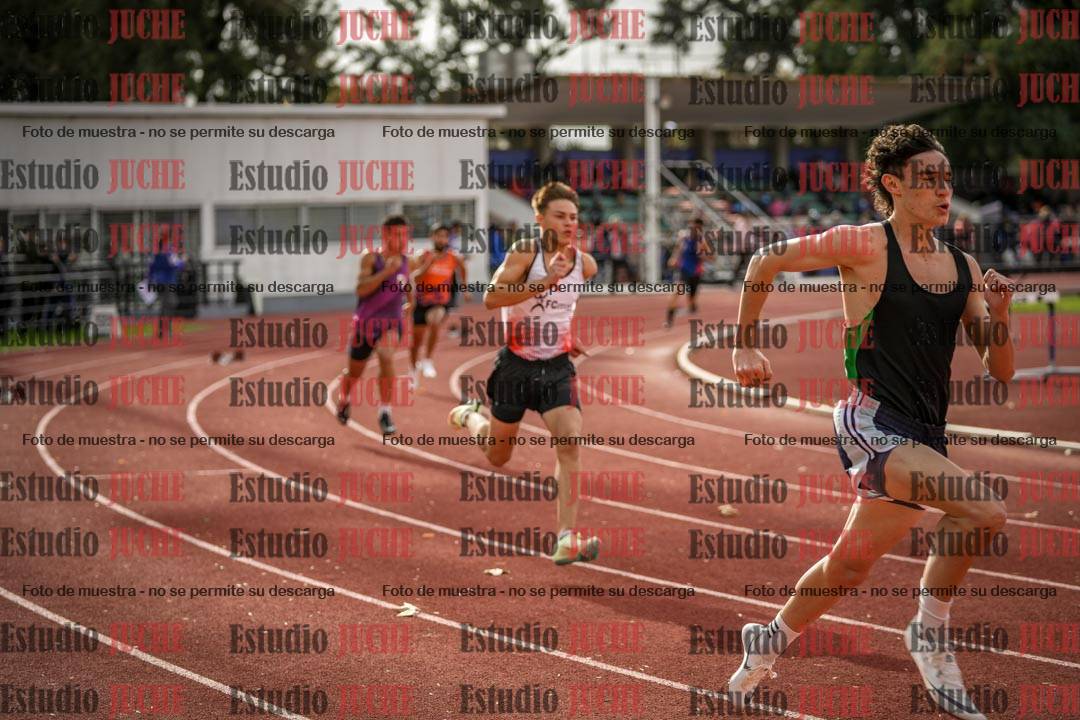 Fotos de los 400 m llanos de varones