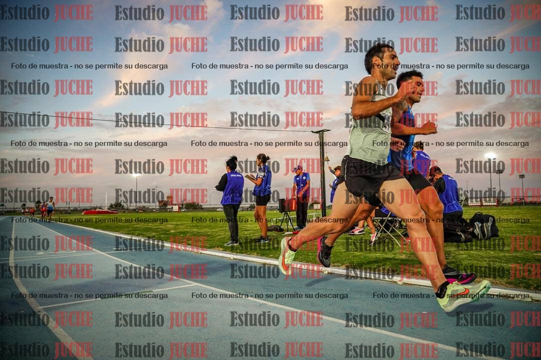 Fotos de los 3000 m llanos de varones