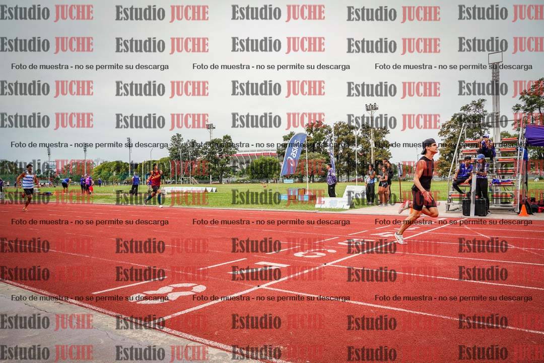 Fotos de los 400 m llanos de varones