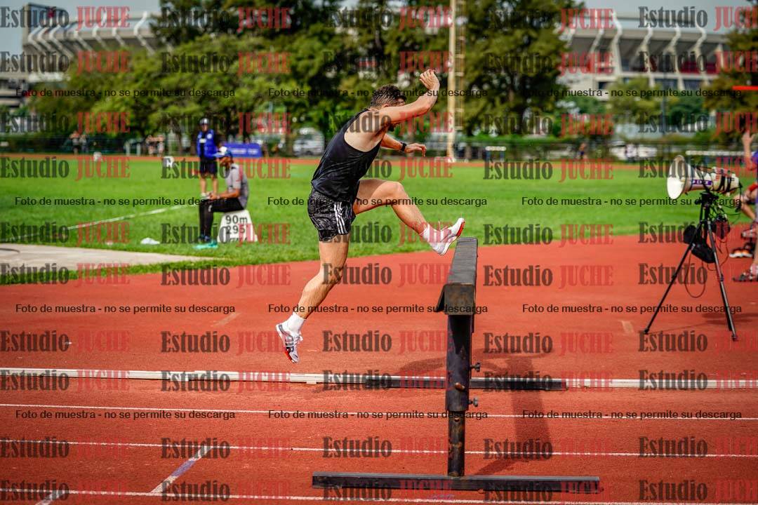 Fotos de los 3000 m con obstáculos de varones