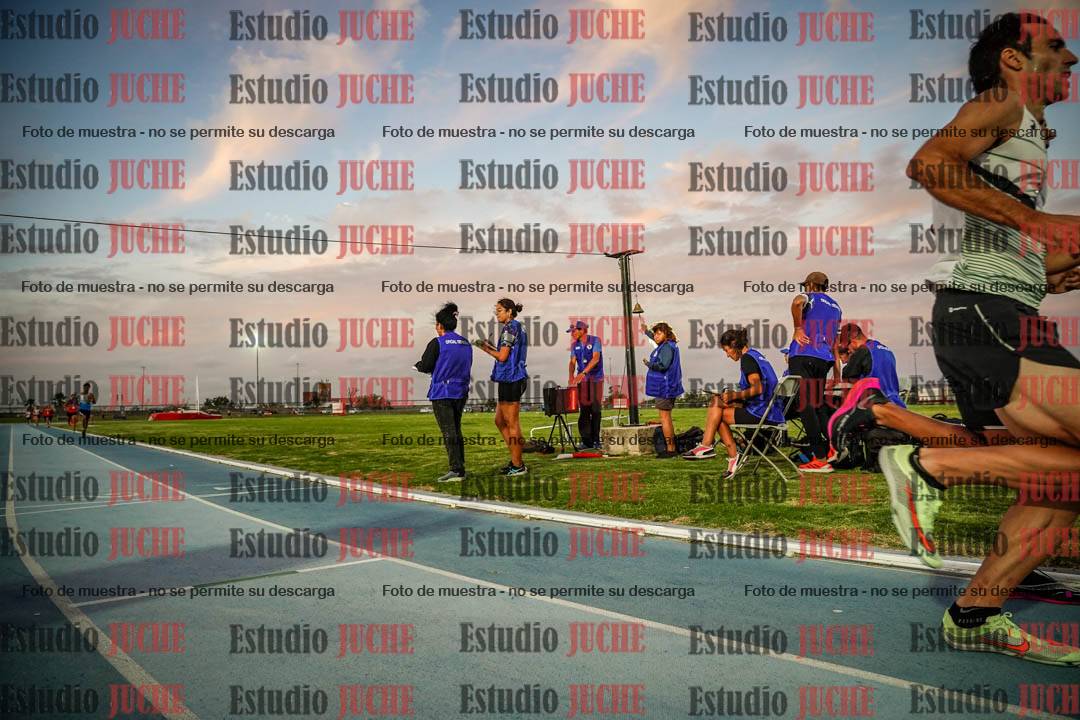 Fotos de los 3000 m llanos de varones