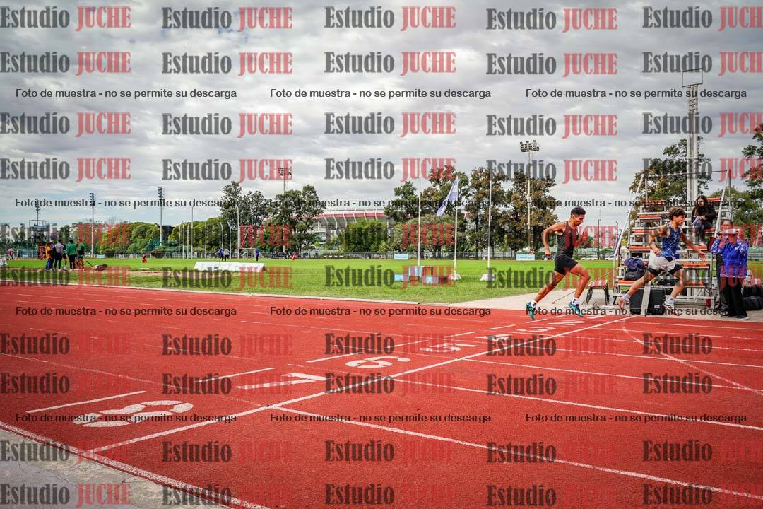 Fotos de los 400 m llanos de varones