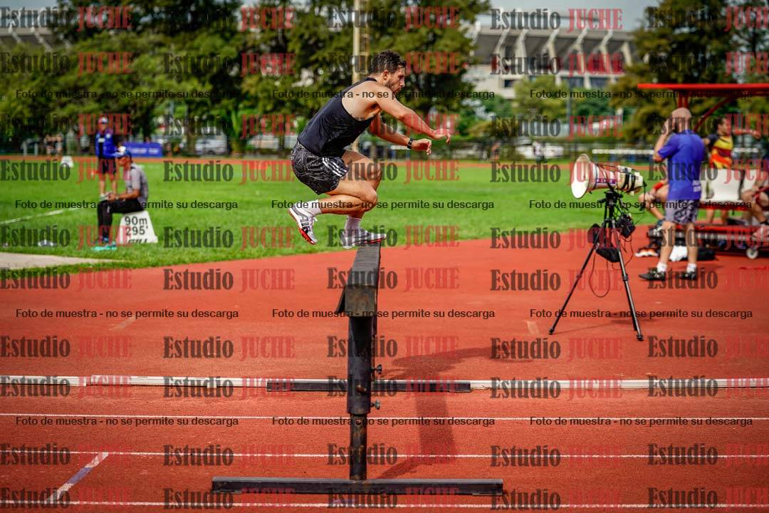 Fotos de los 3000 m con obstáculos de varones