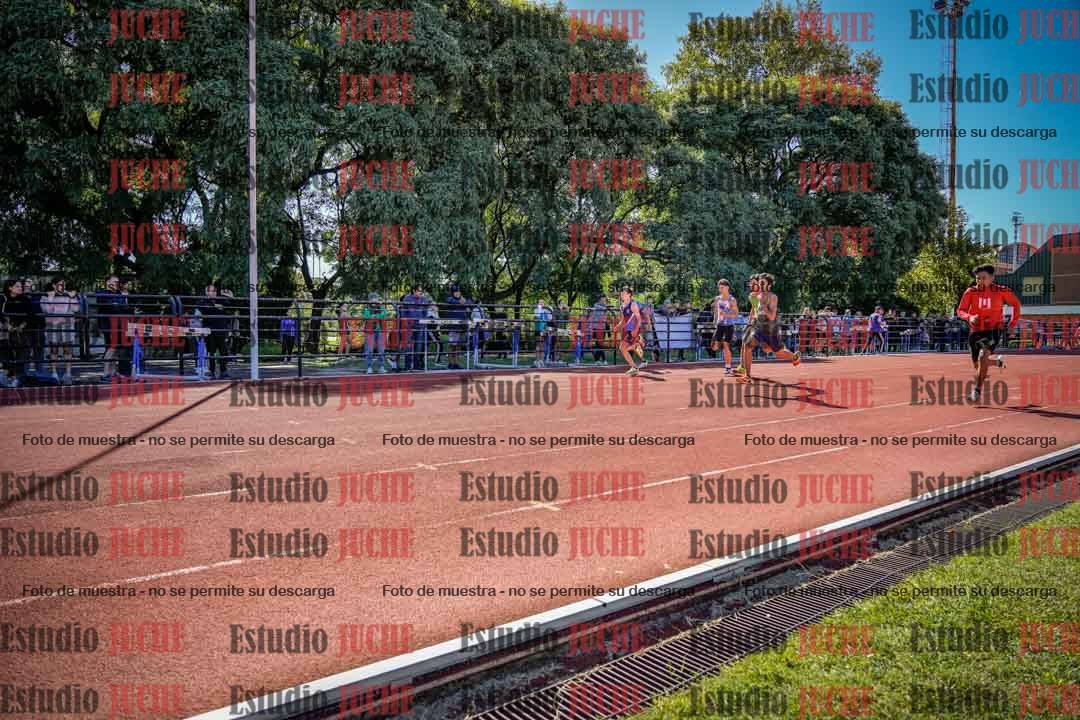 Fotos de los 80 m de varones