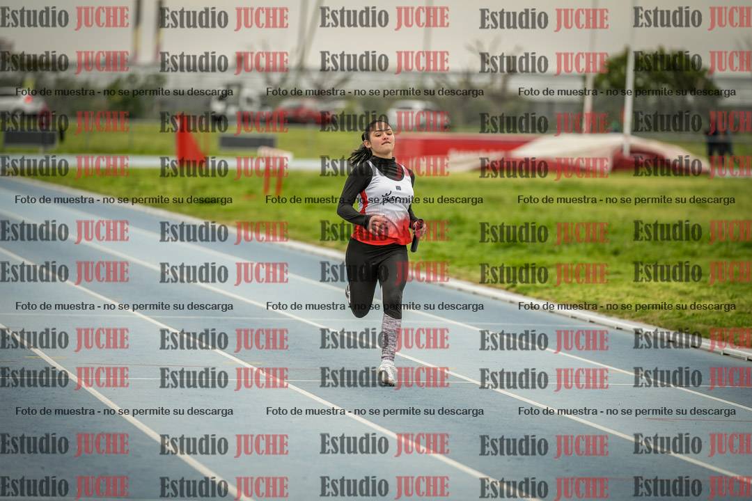 Fotos de las postas 4x100 m de mujeres y varones - U17 - FINAL