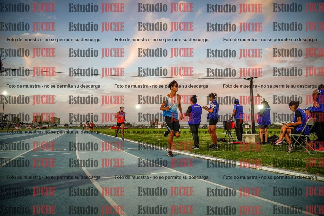 Fotos de los 3000 m llanos de varones
