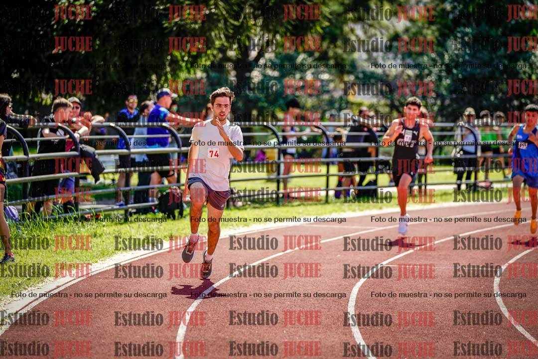 Fotos de los 800 m llanos de varones