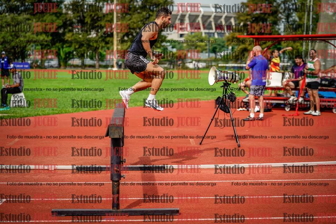 Fotos de los 3000 m con obstáculos de varones