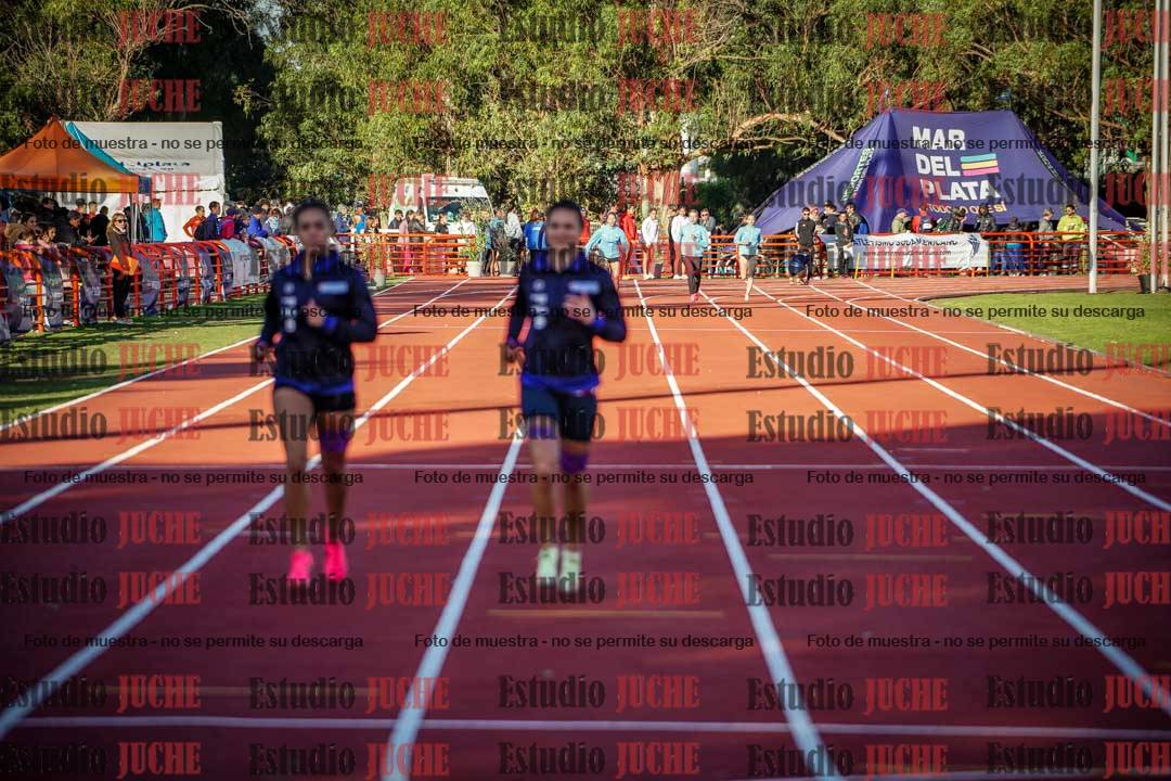 Fotos de los relevos 4x100 m de mujeres