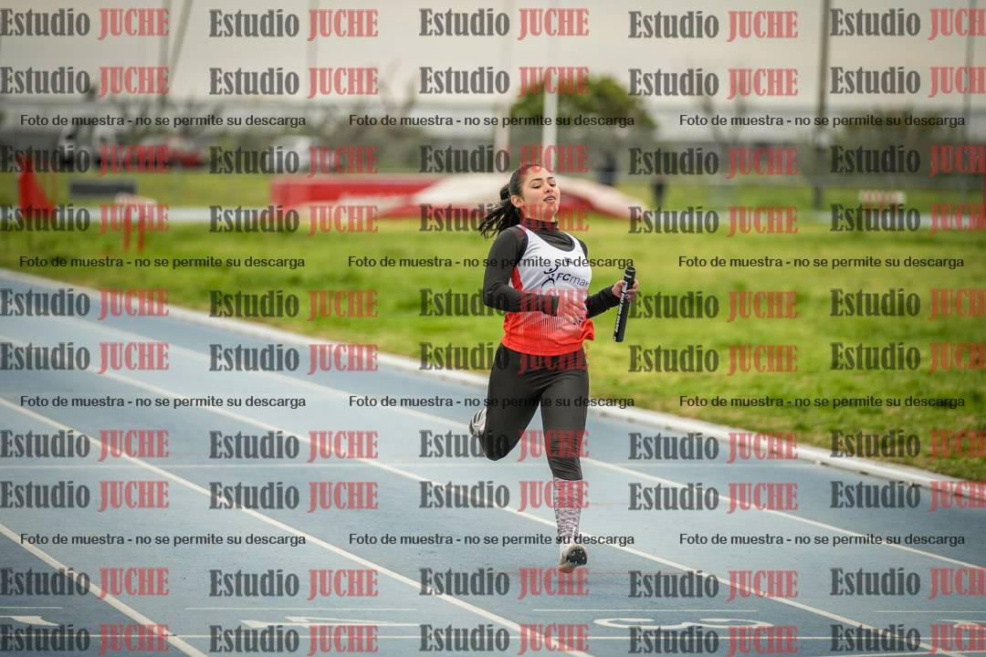 Fotos de las postas 4x100 m de mujeres y varones - U17 - FINAL