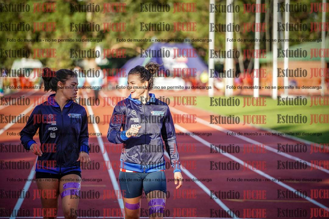 Fotos de los relevos 4x100 m de mujeres