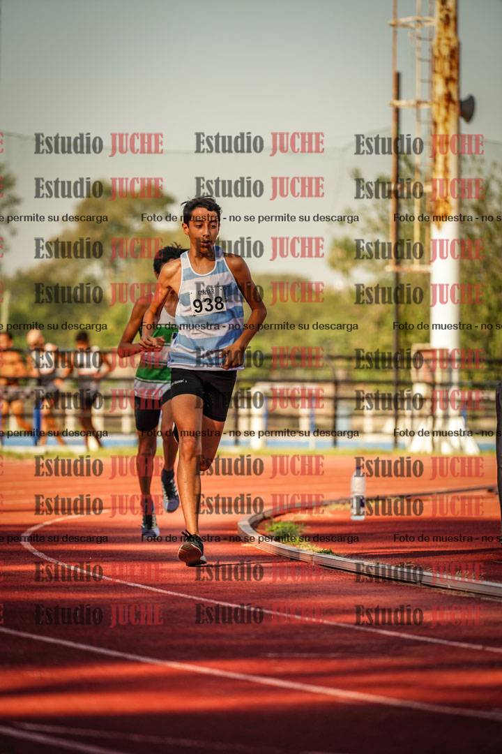 Fotos de los 800 m llanos de varones