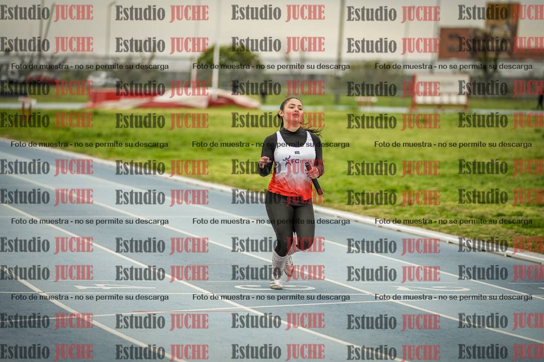 Fotos de las postas 4x100 m de mujeres y varones - U17 - FINAL