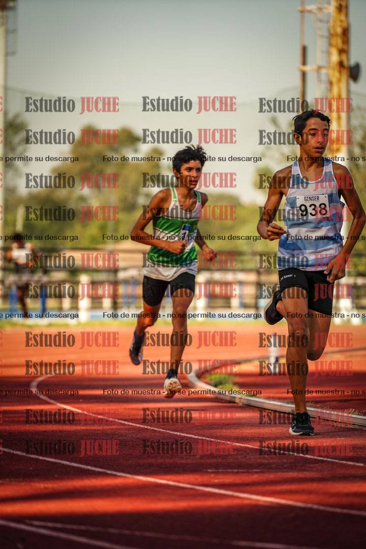 Fotos de los 800 m llanos de varones