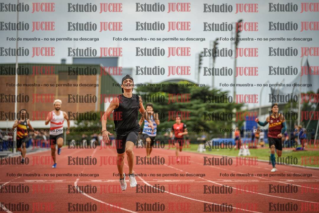 Fotos de los 400 m llanos de varones