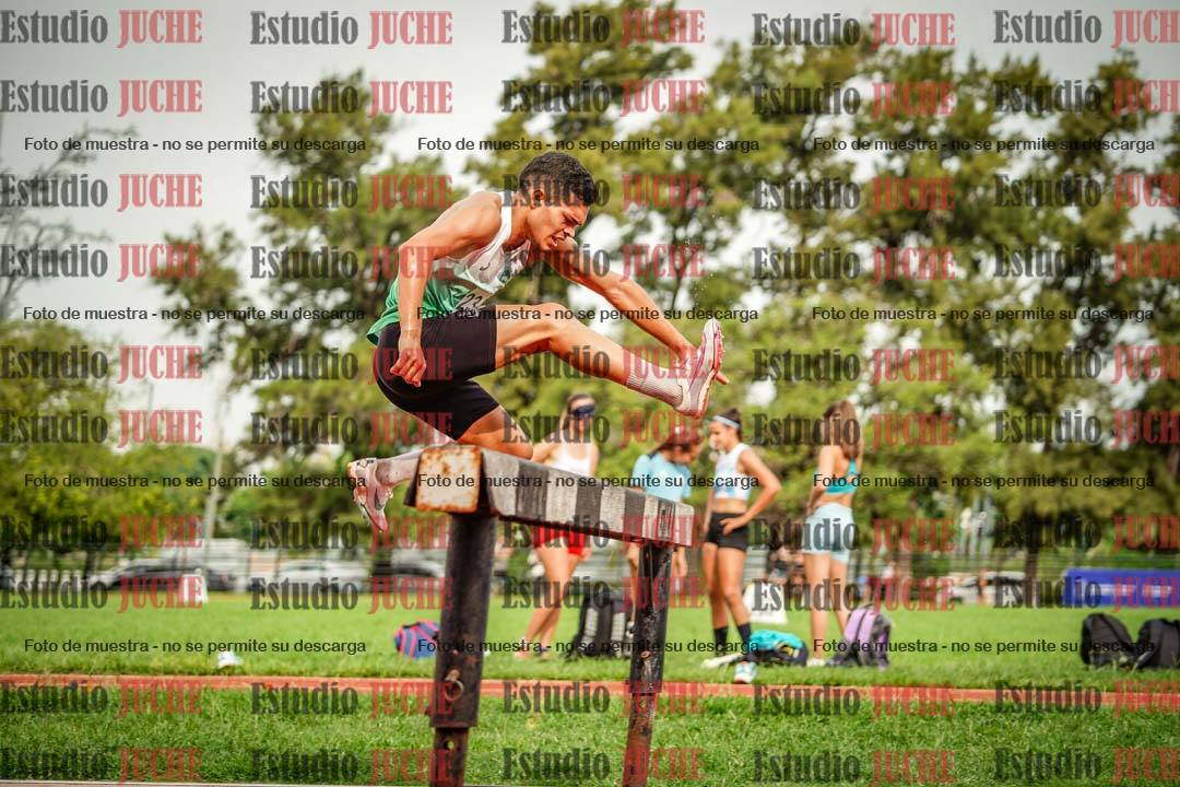 Fotos de los 3000 m con obstáculos de varones
