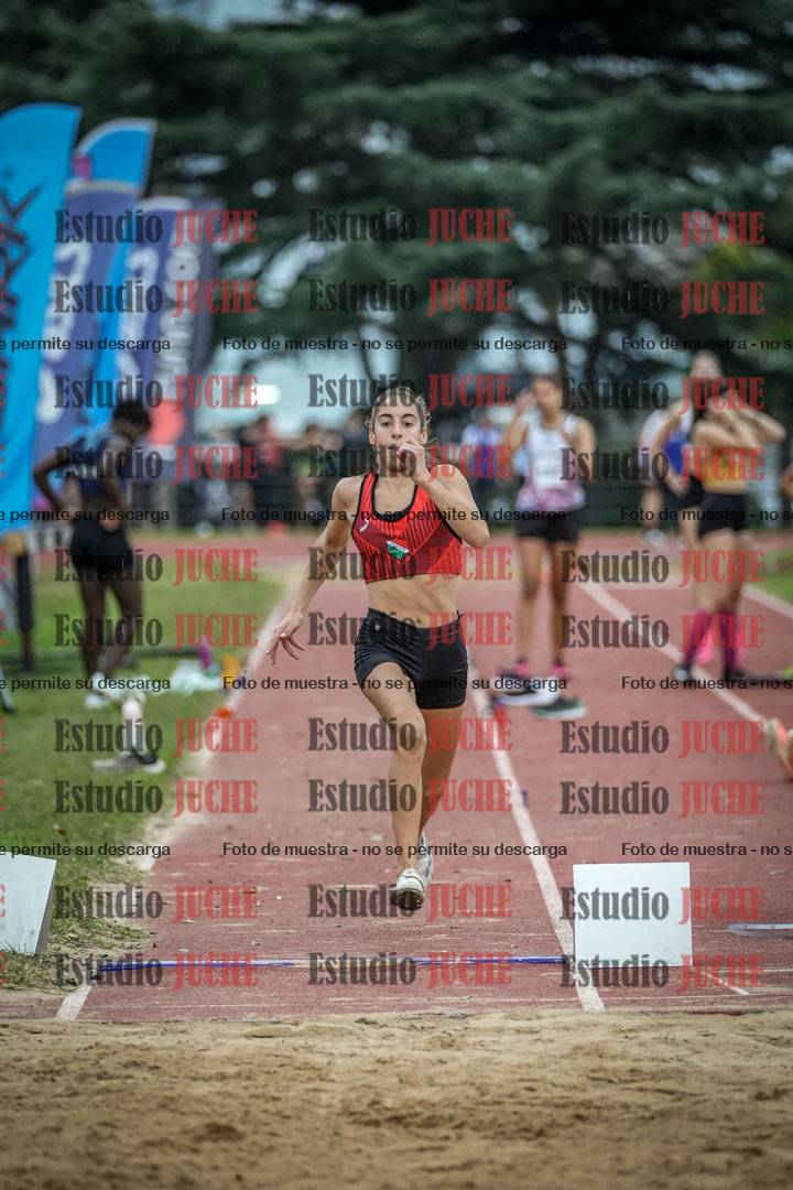 Fotos del salto en largo de mujeres