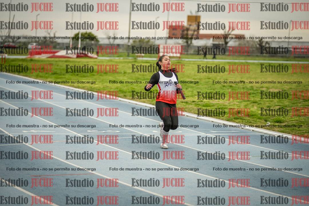 Fotos de las postas 4x100 m de mujeres y varones - U17 - FINAL