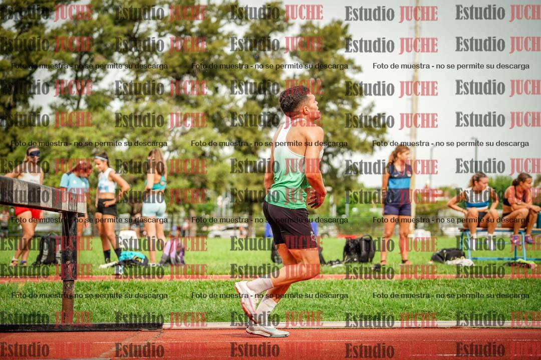 Fotos de los 3000 m con obstáculos de varones