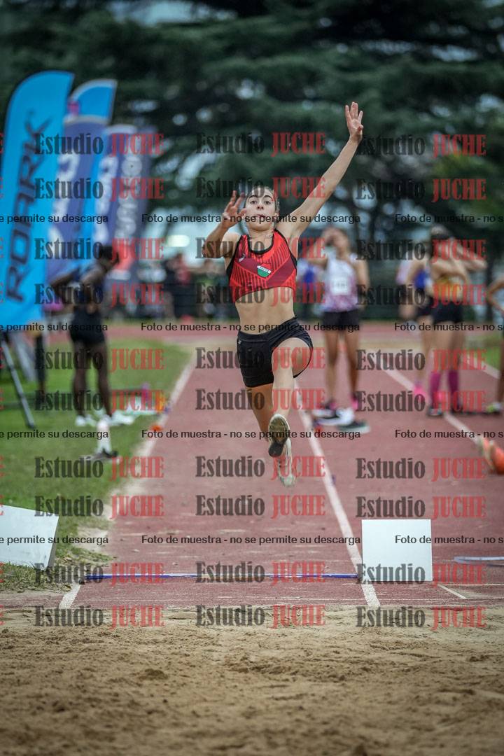 Fotos del salto en largo de mujeres