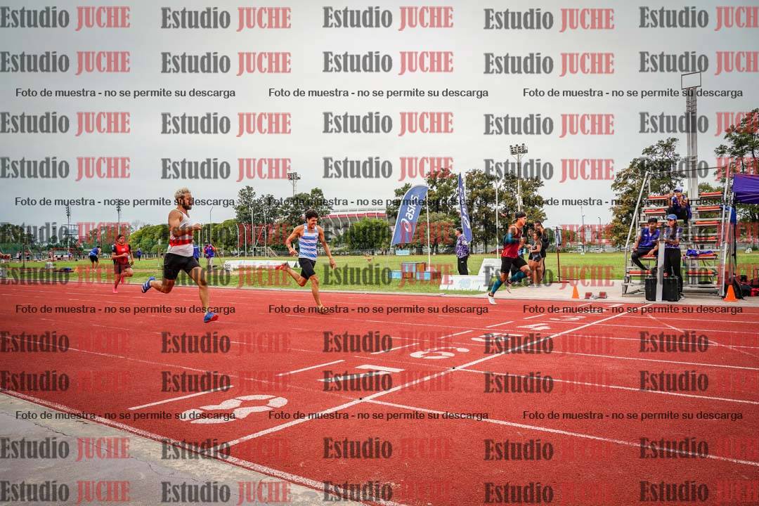 Fotos de los 400 m llanos de varones