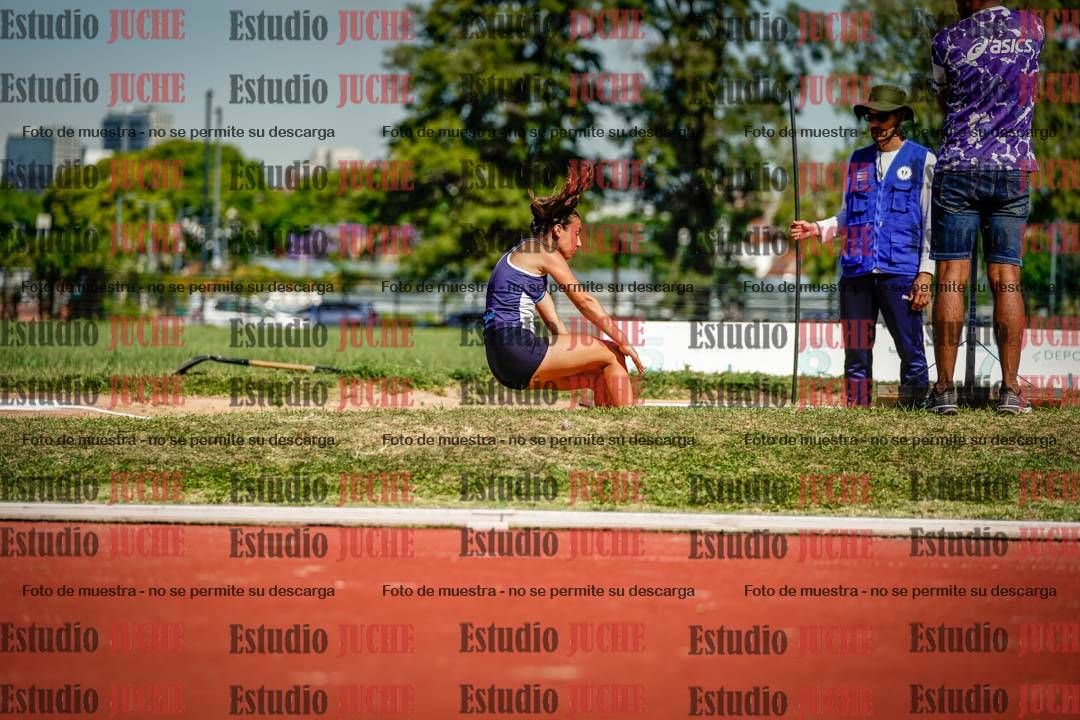 Fotos del salto en largo de mujeres