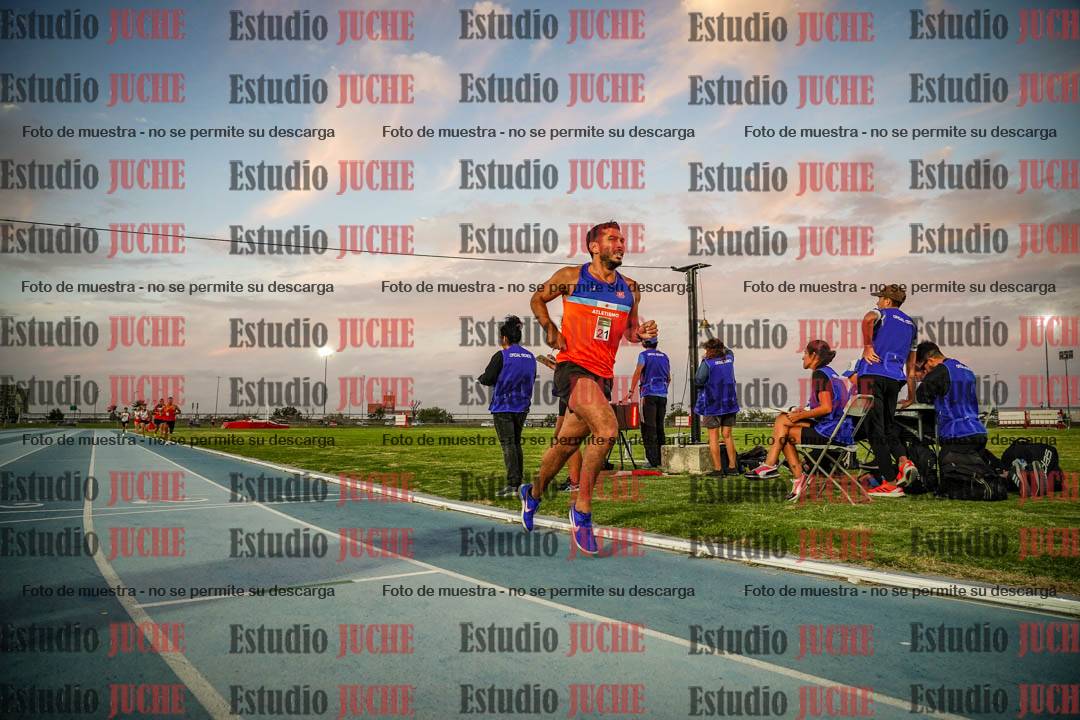 Fotos de los 3000 m llanos de varones
