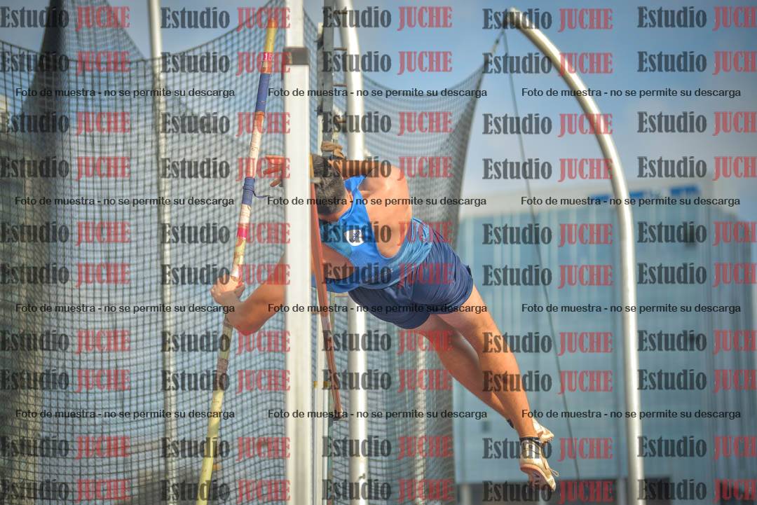 Fotos del salto con garrocha de varones - decatlón 8