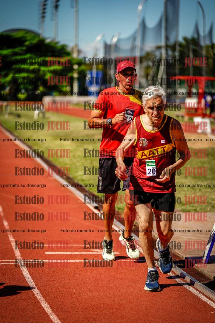 Fotos de los 800 m llanos de varones