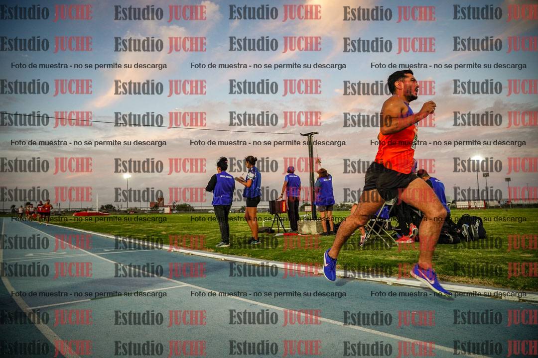 Fotos de los 3000 m llanos de varones