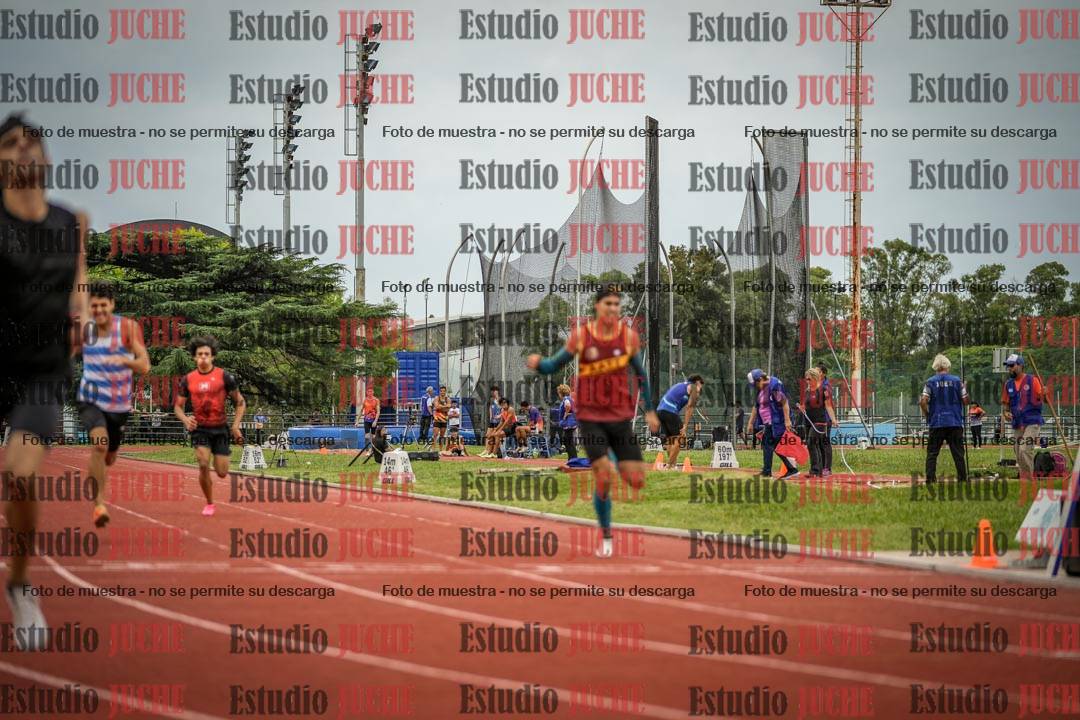 Fotos de los 400 m llanos de varones