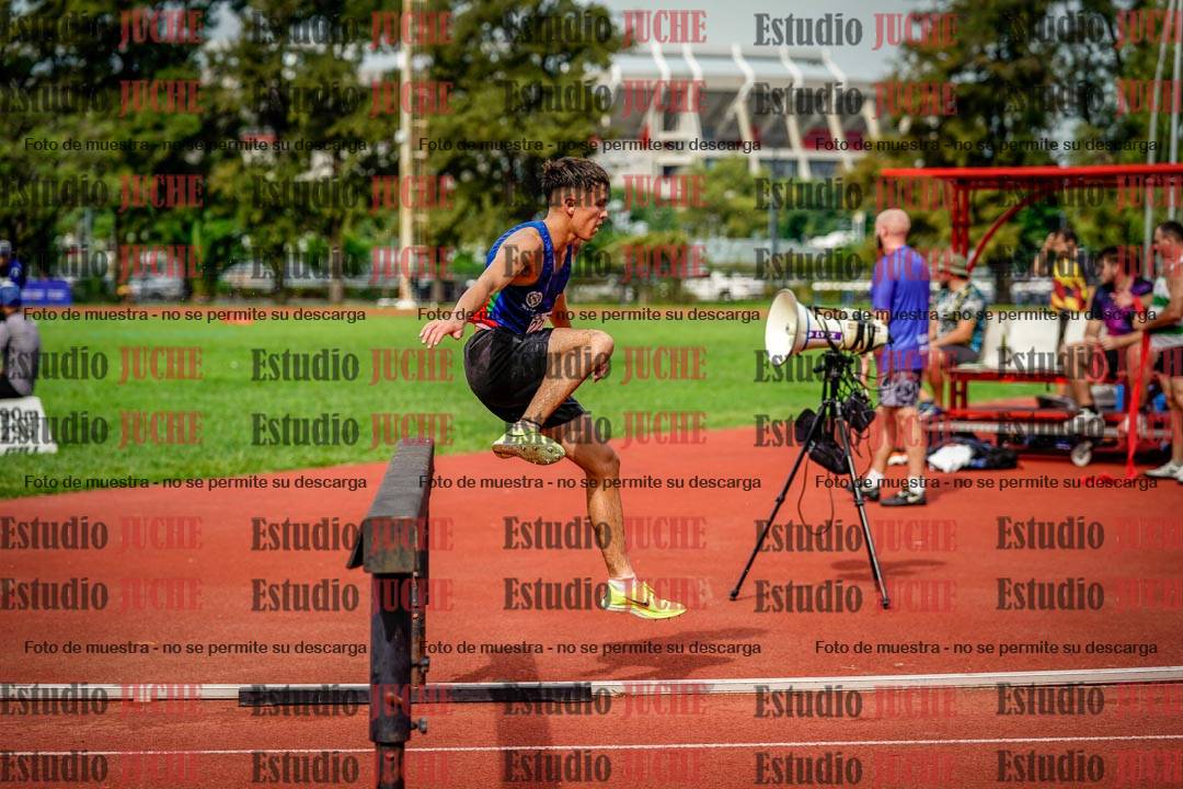 Fotos de los 3000 m con obstáculos de varones