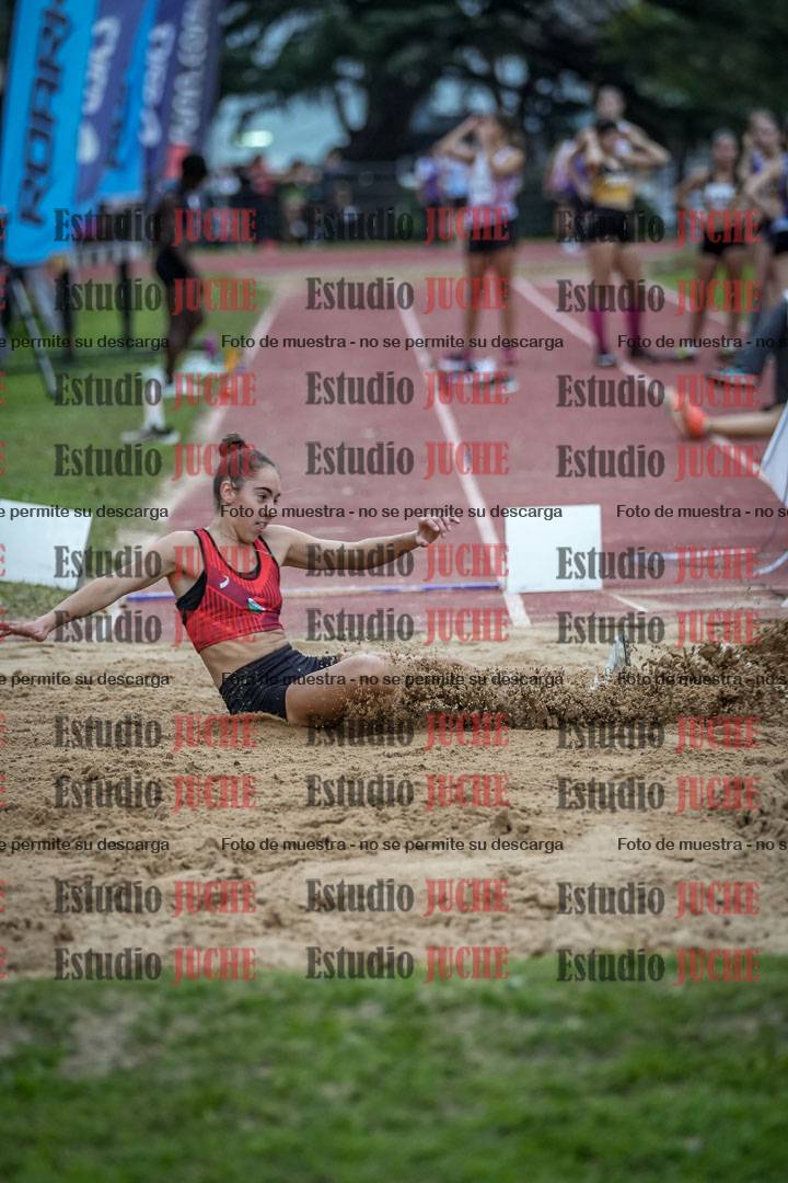 Fotos del salto en largo de mujeres
