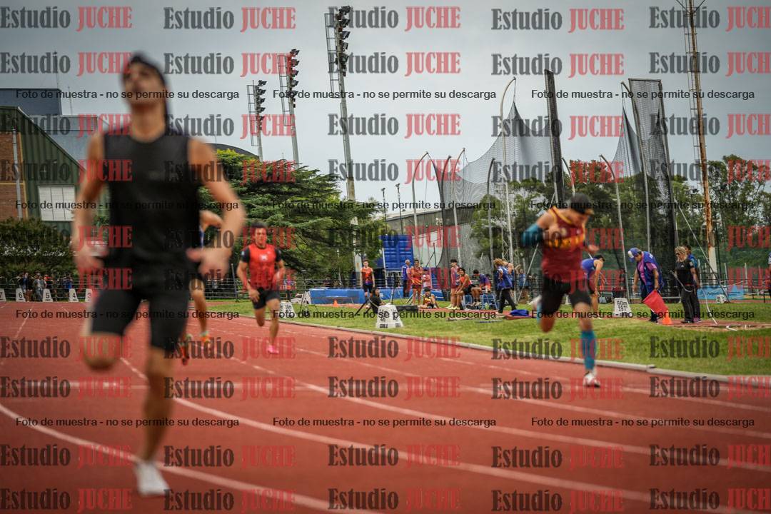 Fotos de los 400 m llanos de varones