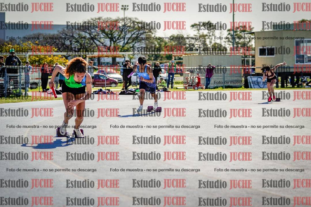 Fotos de las postas 8x300 m mixtas