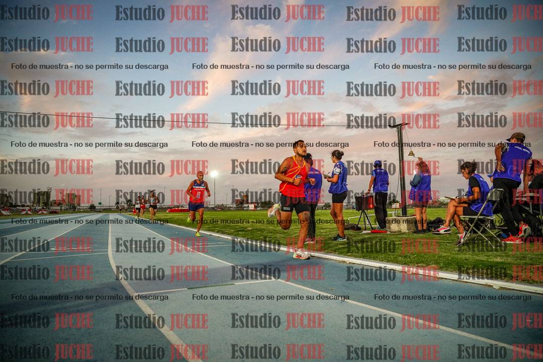 Fotos de los 3000 m llanos de varones