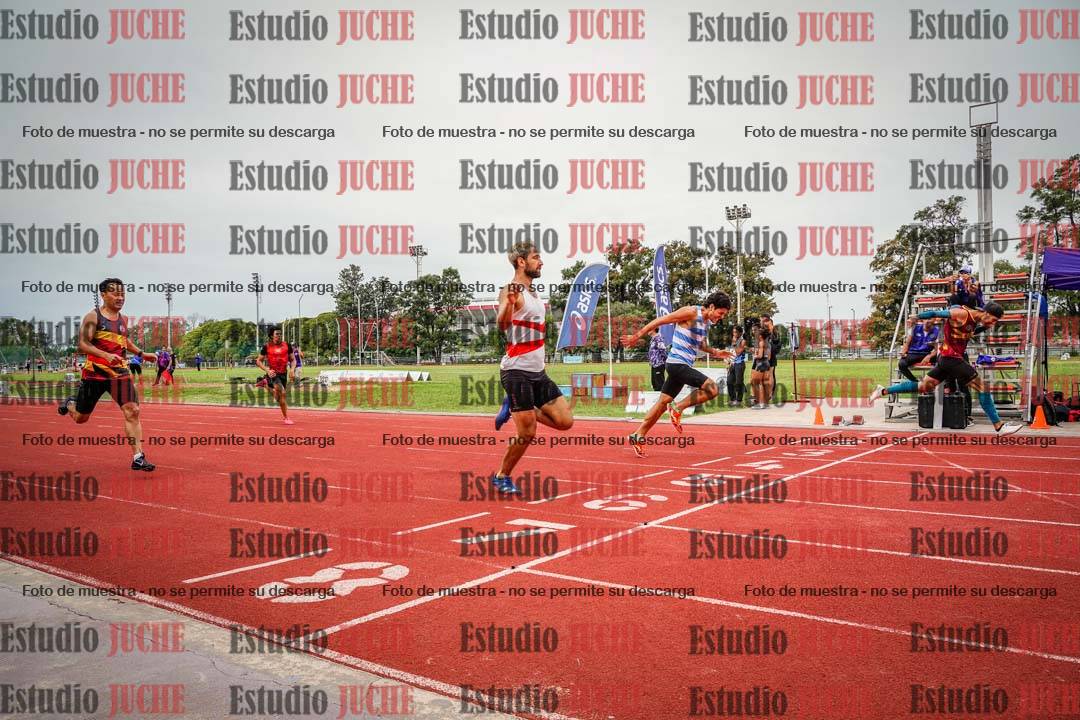 Fotos de los 400 m llanos de varones