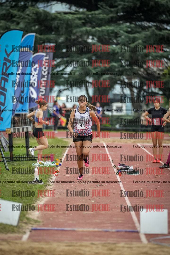 Fotos del salto en largo de mujeres