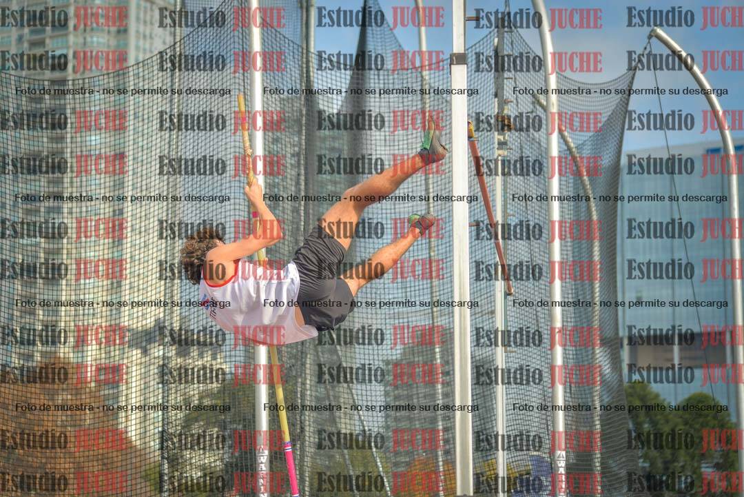 Fotos del salto con garrocha de varones - decatlón 8