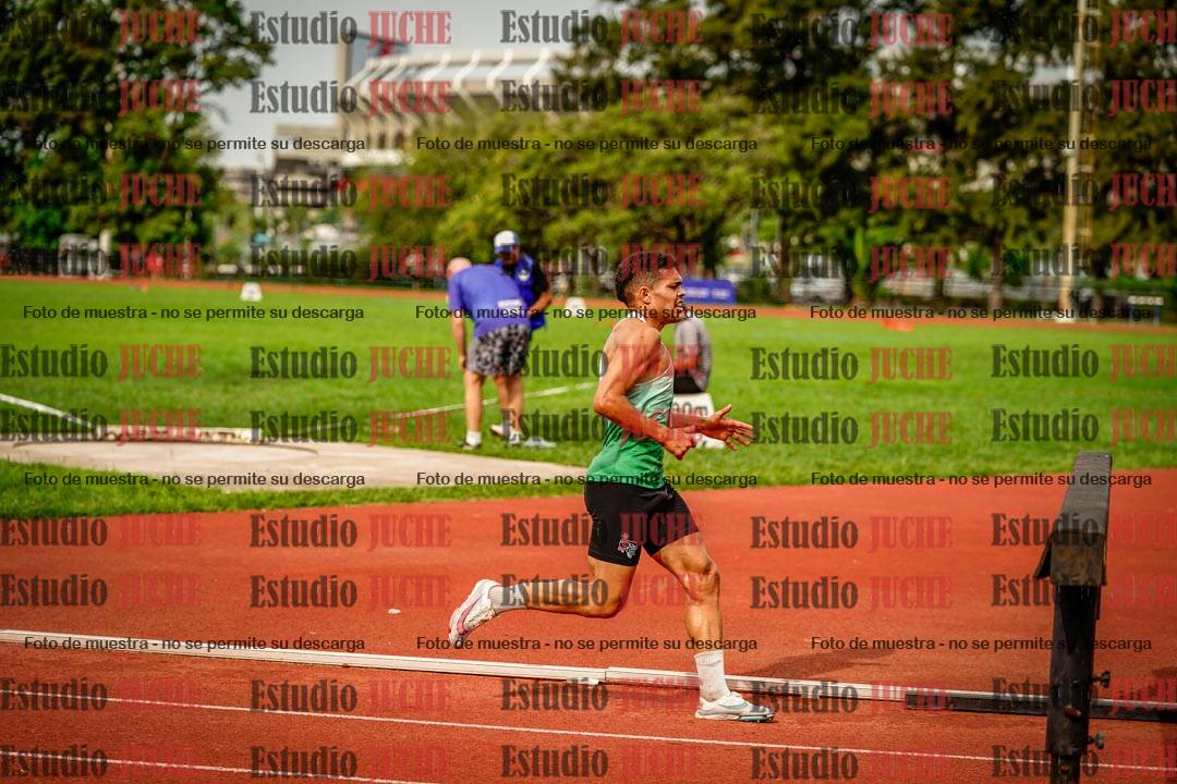 Fotos de los 3000 m con obstáculos de varones