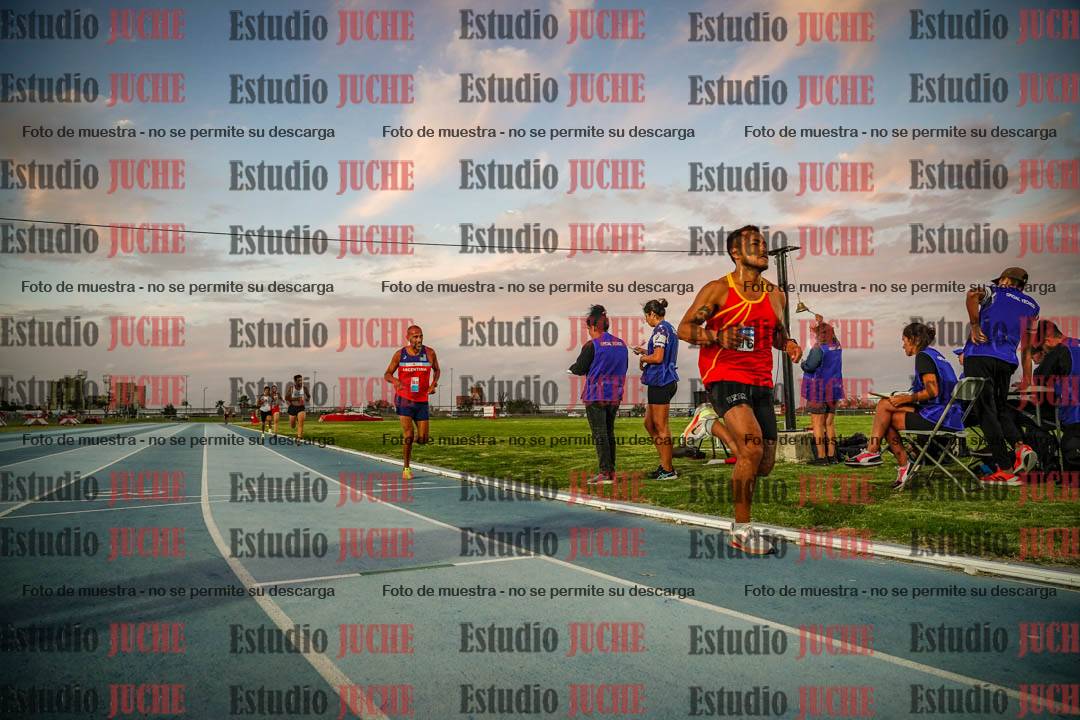 Fotos de los 3000 m llanos de varones
