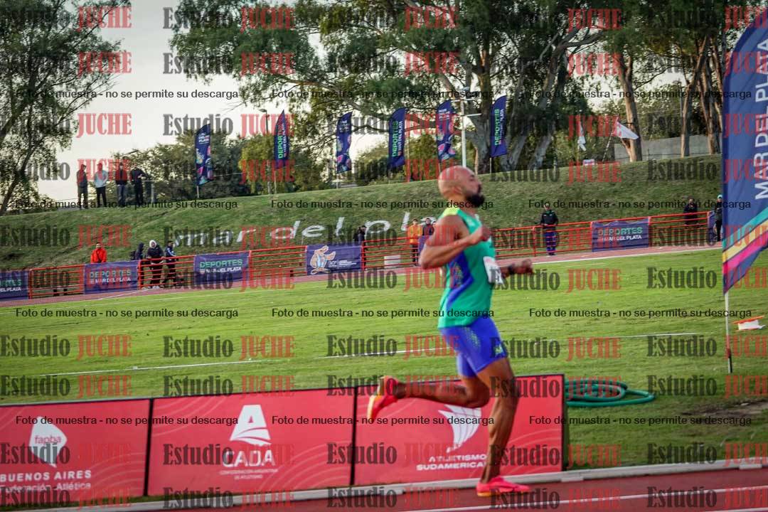 Fotos de los 1500 m llanos de varones - deca 10