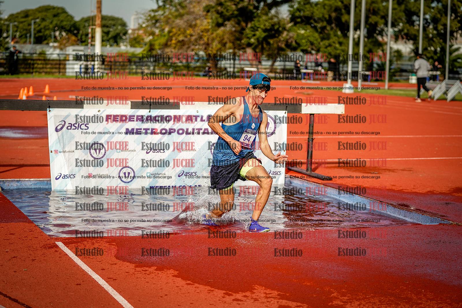 Fotos de los 3000 m con obstáculos de varones
