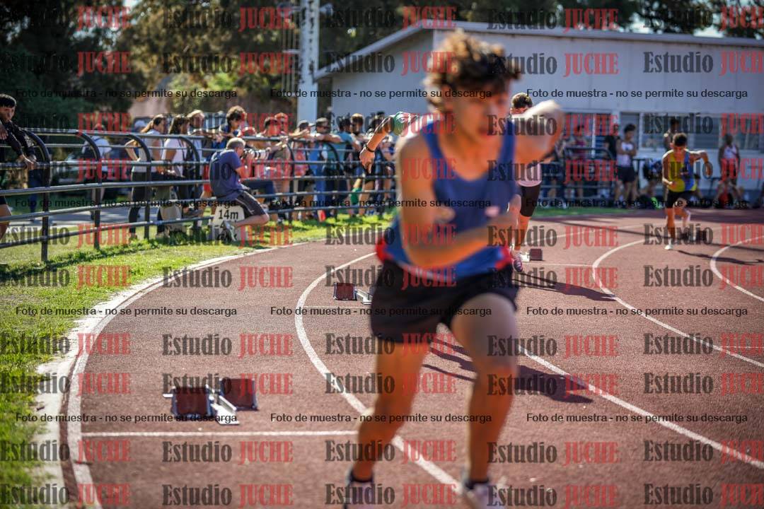 Fotos de los 400 m llanos de varones